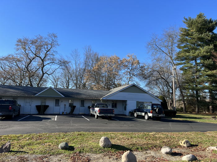 Smiths Briggs Lake Motel - Nov 25 2022 (newer photo)